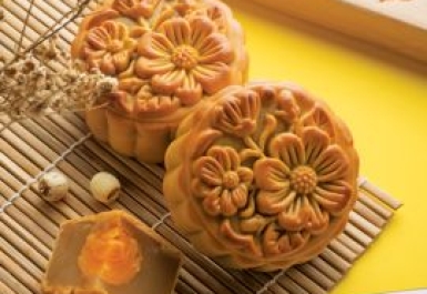 Bánh Trung thu truyền thống: Món quà thắm đượm tinh hoa 