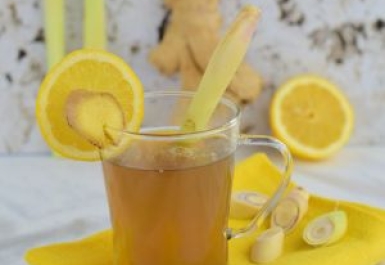 Bảo vệ sức khỏe trong mùa mưa với 5 loại thức uống dễ làm tại nhà