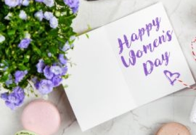 Top 10+ lựa chọn quà 8/3 cho mẹ ý nghĩa không nên bỏ qua